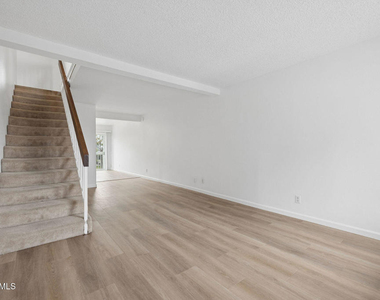201 Ventura Road - Photo Thumbnail 8