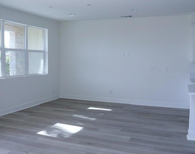 43329 Passagio Lago Way - Photo Thumbnail 12