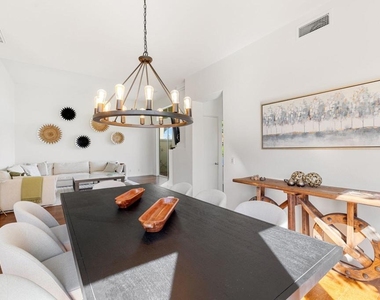 220 Tomahawk Drive - Photo Thumbnail 12