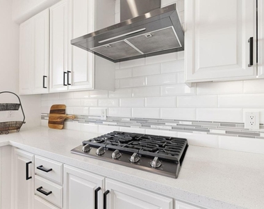 220 Tomahawk Drive - Photo Thumbnail 10