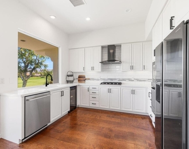 220 Tomahawk Drive - Photo Thumbnail 8