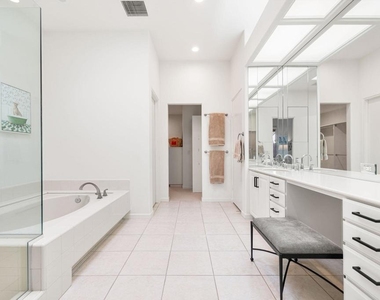 220 Tomahawk Drive - Photo Thumbnail 15