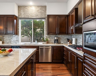 704 Mission Creek Drive - Photo Thumbnail 18
