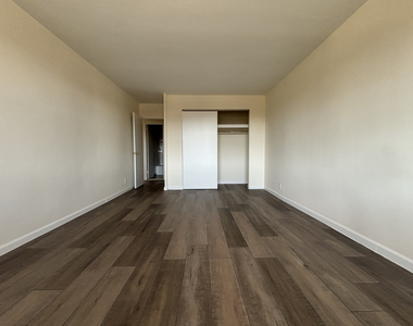 67th Avenue - Photo Thumbnail 1