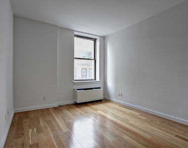 37 Wall Street - Photo Thumbnail 5