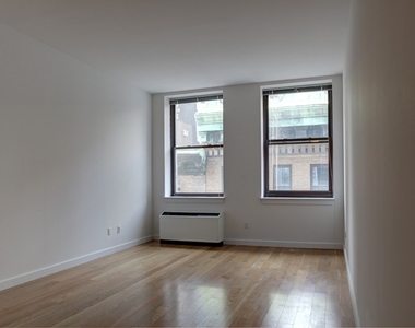37 Wall Street - Photo Thumbnail 4
