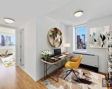 West 38th Street - Photo Thumbnail 2