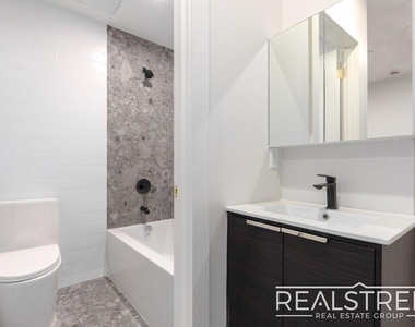 463 Dekalb Avenue - Photo Thumbnail 3