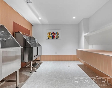 150 Noll St - Photo Thumbnail 16