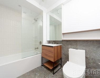 150 Noll St - Photo Thumbnail 5