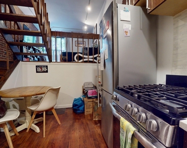 East 88th Street - Photo Thumbnail 4