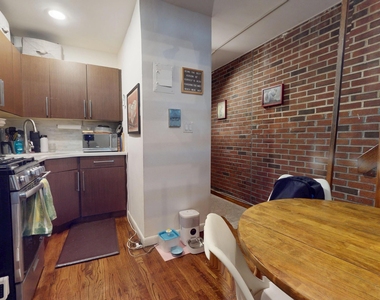 East 88th Street - Photo Thumbnail 2