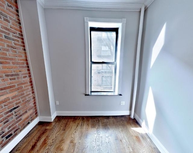 East 83rd Street - Photo Thumbnail 2