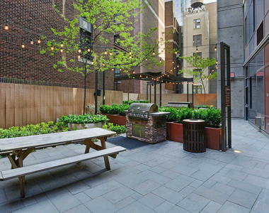 111 Lawrence Street - Photo Thumbnail 24