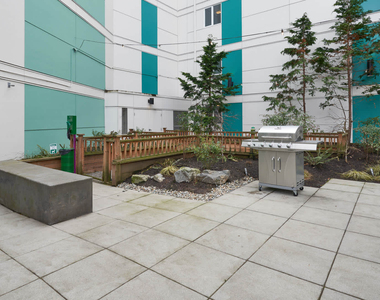 1530 15th Ave - Photo Thumbnail 24