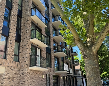 Avenue H - Photo Thumbnail 14