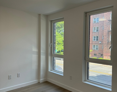 Avenue H - Photo Thumbnail 3