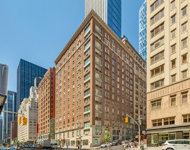 100 W 58th St - Photo Thumbnail 18