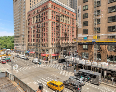 100 W 58th St - Photo Thumbnail 17