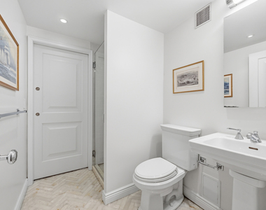 240 Centre St - Photo Thumbnail 5
