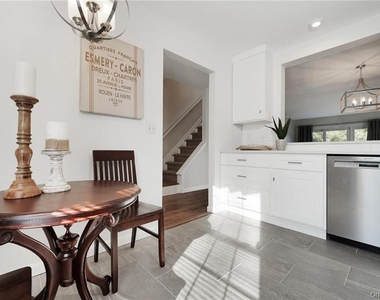 2 Goldsmith Court - Photo Thumbnail 3