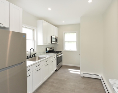 7 Pioneer Avenue - Photo Thumbnail 10