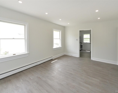 7 Pioneer Avenue - Photo Thumbnail 7
