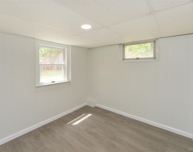 7 Pioneer Avenue - Photo Thumbnail 21