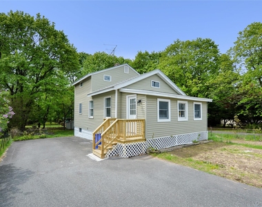 7 Pioneer Avenue - Photo Thumbnail 1