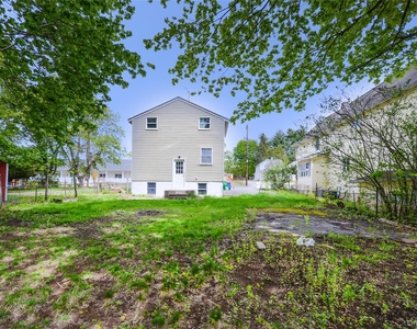 7 Pioneer Avenue - Photo Thumbnail 4