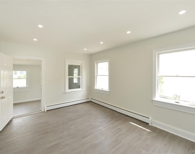 7 Pioneer Avenue - Photo Thumbnail 8