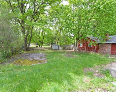 7 Pioneer Avenue - Photo Thumbnail 2