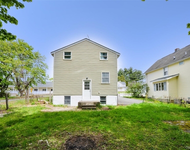 7 Pioneer Avenue - Photo Thumbnail 3
