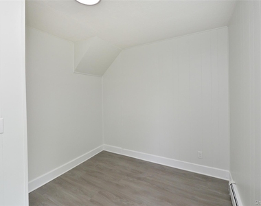 7 Pioneer Avenue - Photo Thumbnail 15
