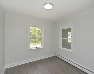 7 Pioneer Avenue - Photo Thumbnail 9