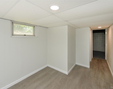 7 Pioneer Avenue - Photo Thumbnail 23
