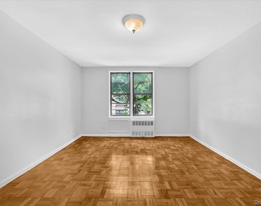 37-30 73rd St - Photo Thumbnail 4