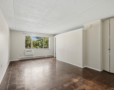 160 Academy Street - Photo Thumbnail 4