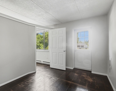 160 Academy Street - Photo Thumbnail 13
