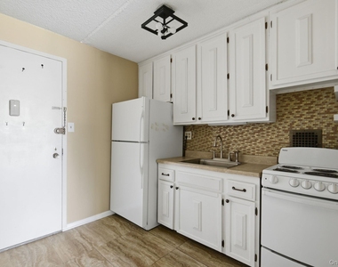 160 Academy Street - Photo Thumbnail 7