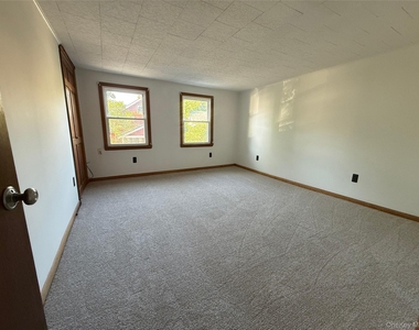 20 Lyman Street - Photo Thumbnail 8