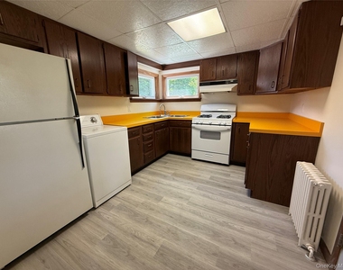 20 Lyman Street - Photo Thumbnail 3