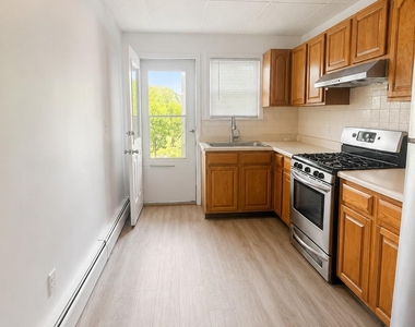 45 Hampton Road - Photo Thumbnail 5