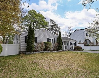 52 Huron Street - Photo Thumbnail 31