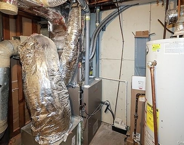 52 Huron Street - Photo Thumbnail 24