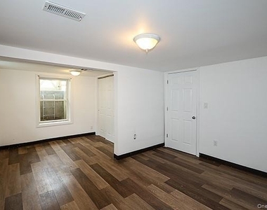 52 Huron Street - Photo Thumbnail 21