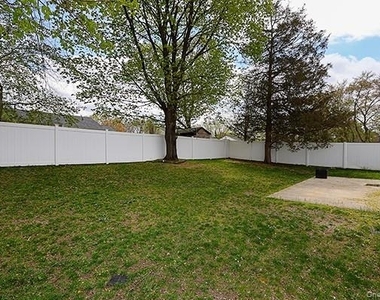 52 Huron Street - Photo Thumbnail 29