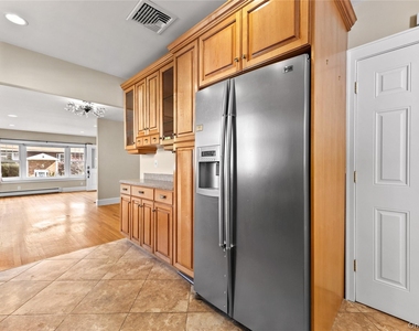 15 Pershing Avenue - Photo Thumbnail 15