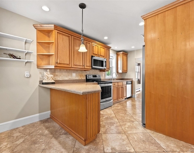 15 Pershing Avenue - Photo Thumbnail 16