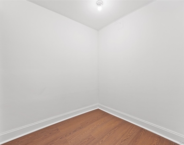 15 Pershing Avenue - Photo Thumbnail 28